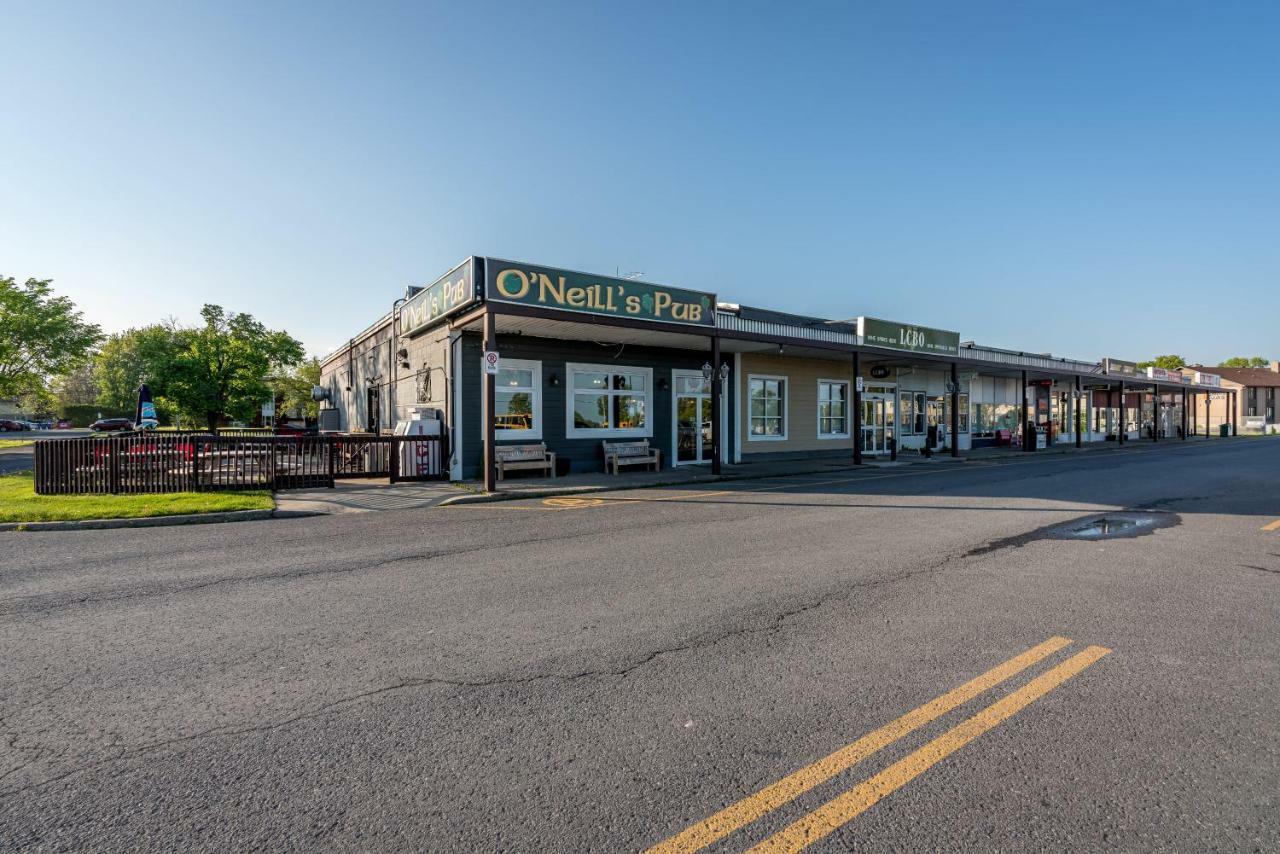 Long Sault Motel Экстерьер фото