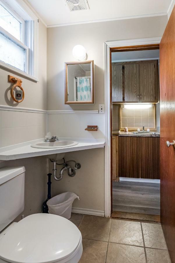 Long Sault Motel Экстерьер фото
